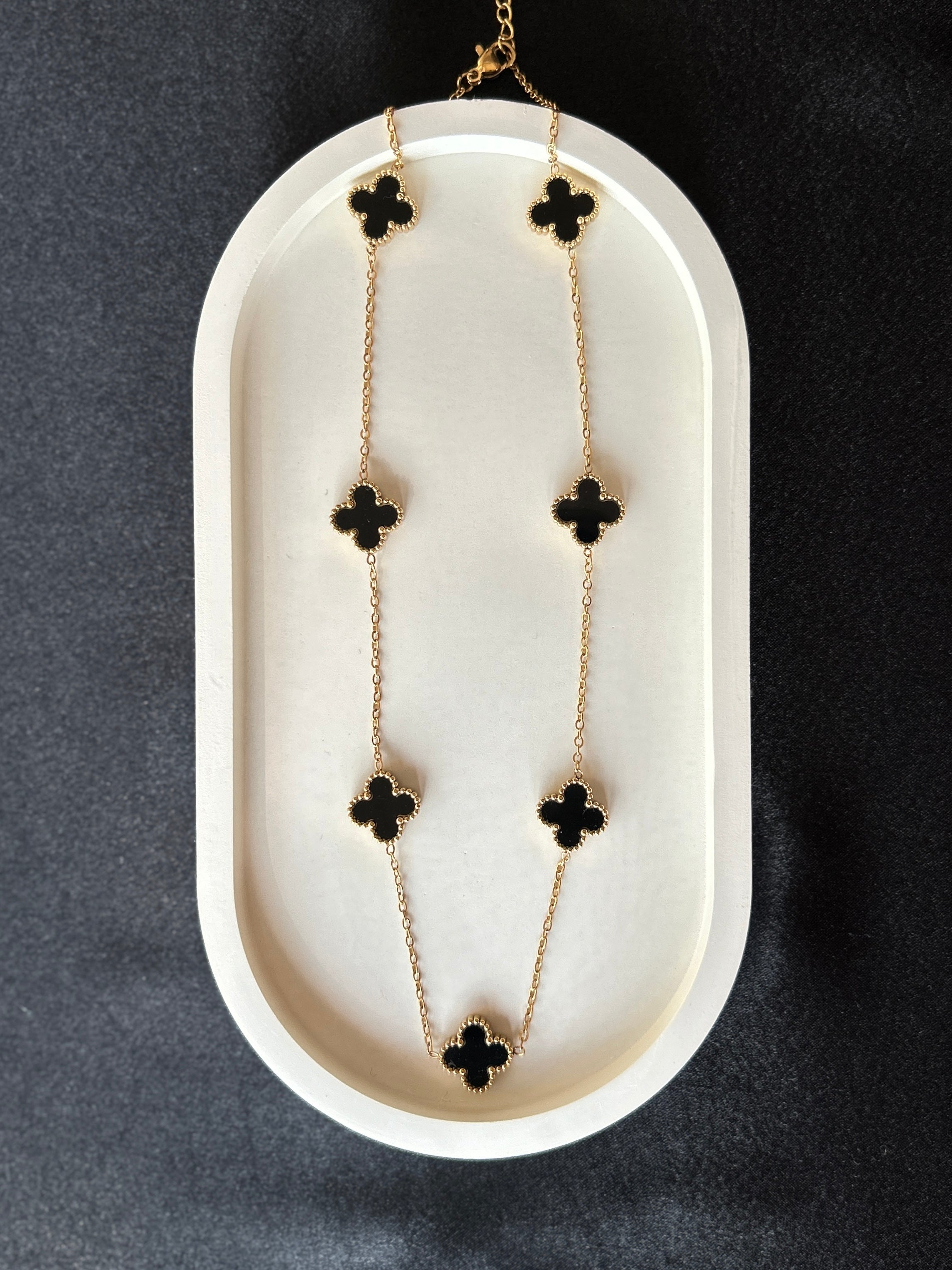 Dainty Clover Necklace