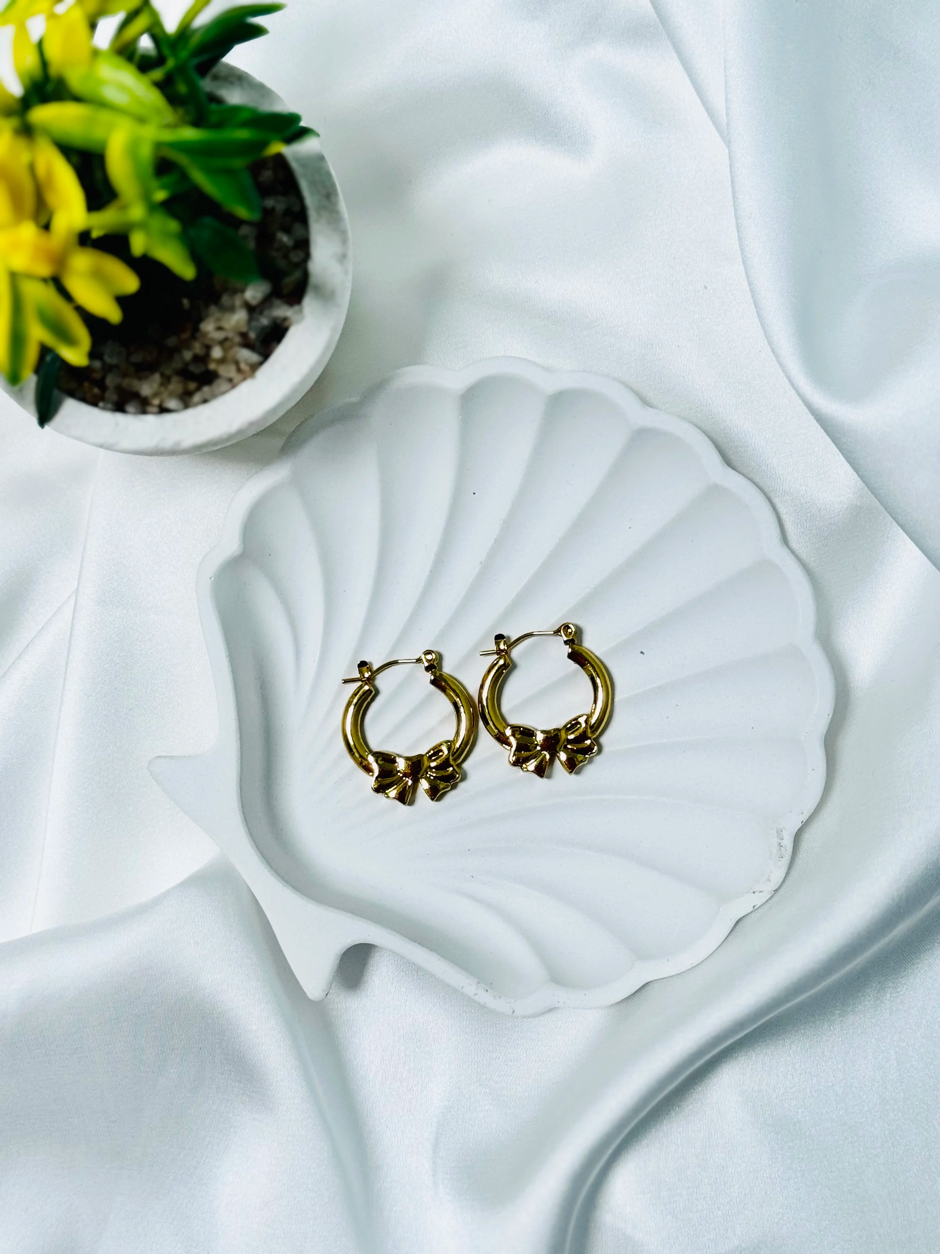 Bow Charm Hoops