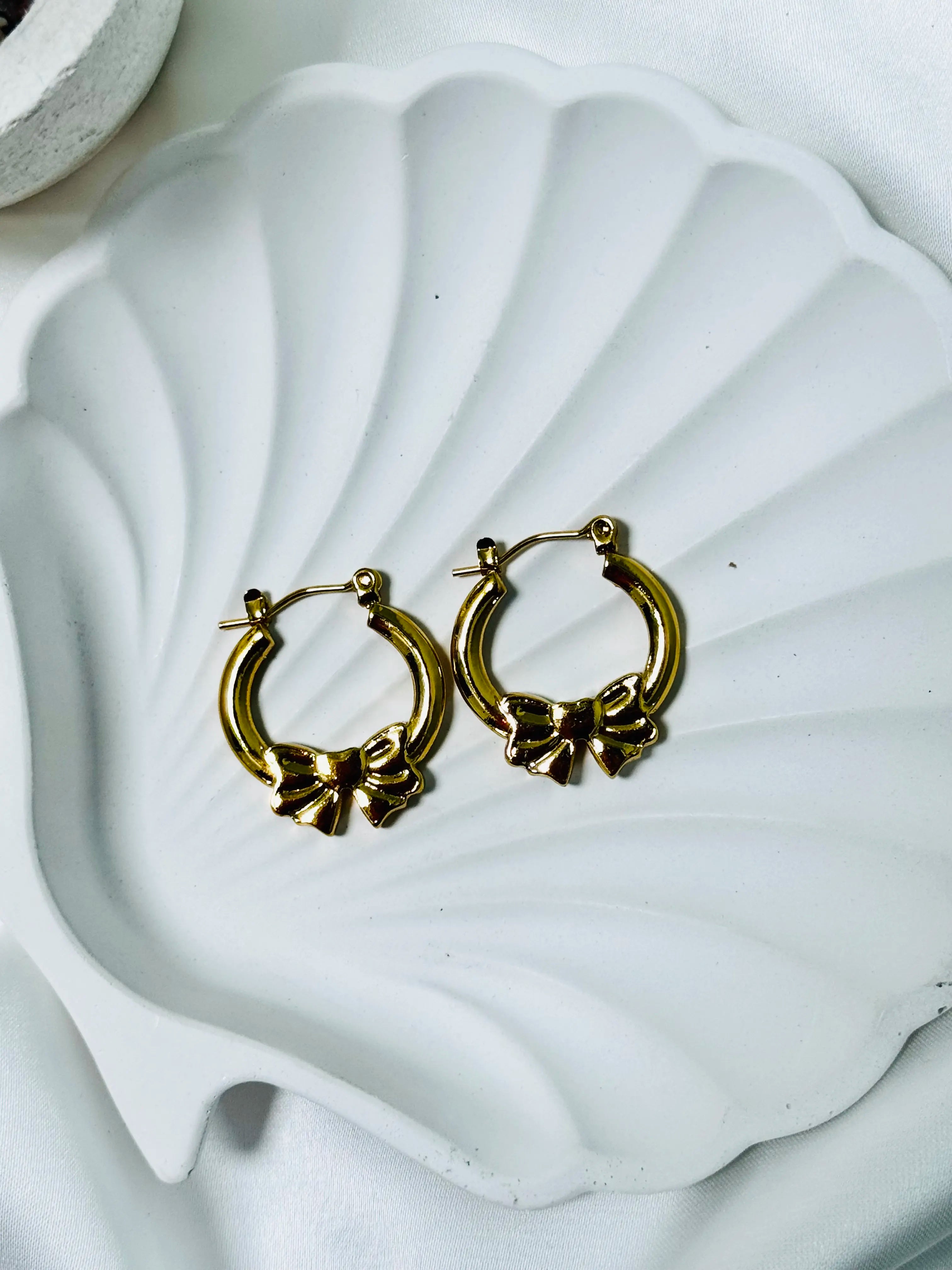 Bow Charm Hoops
