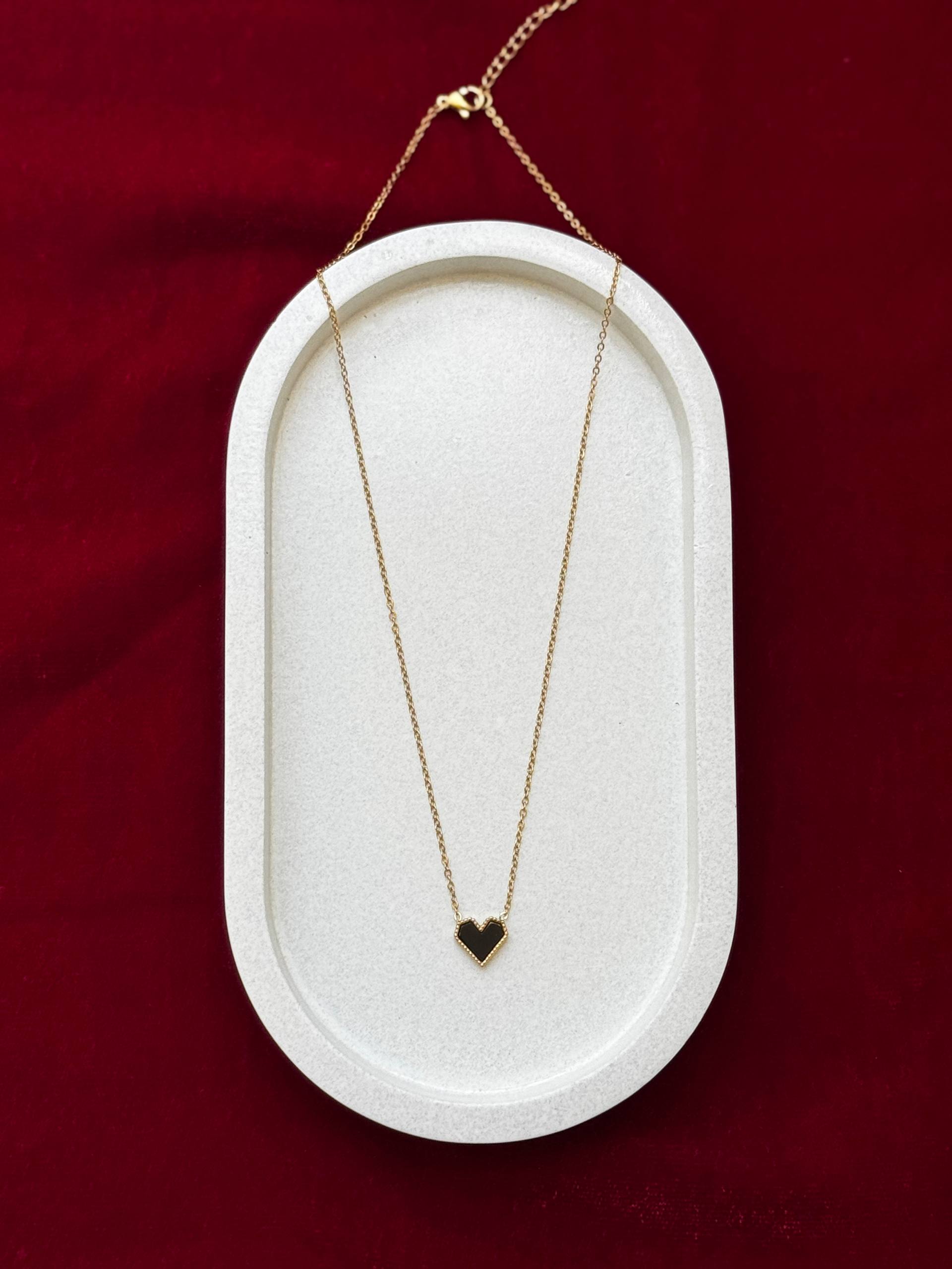 Minimal Black Heart Pendant Necklace