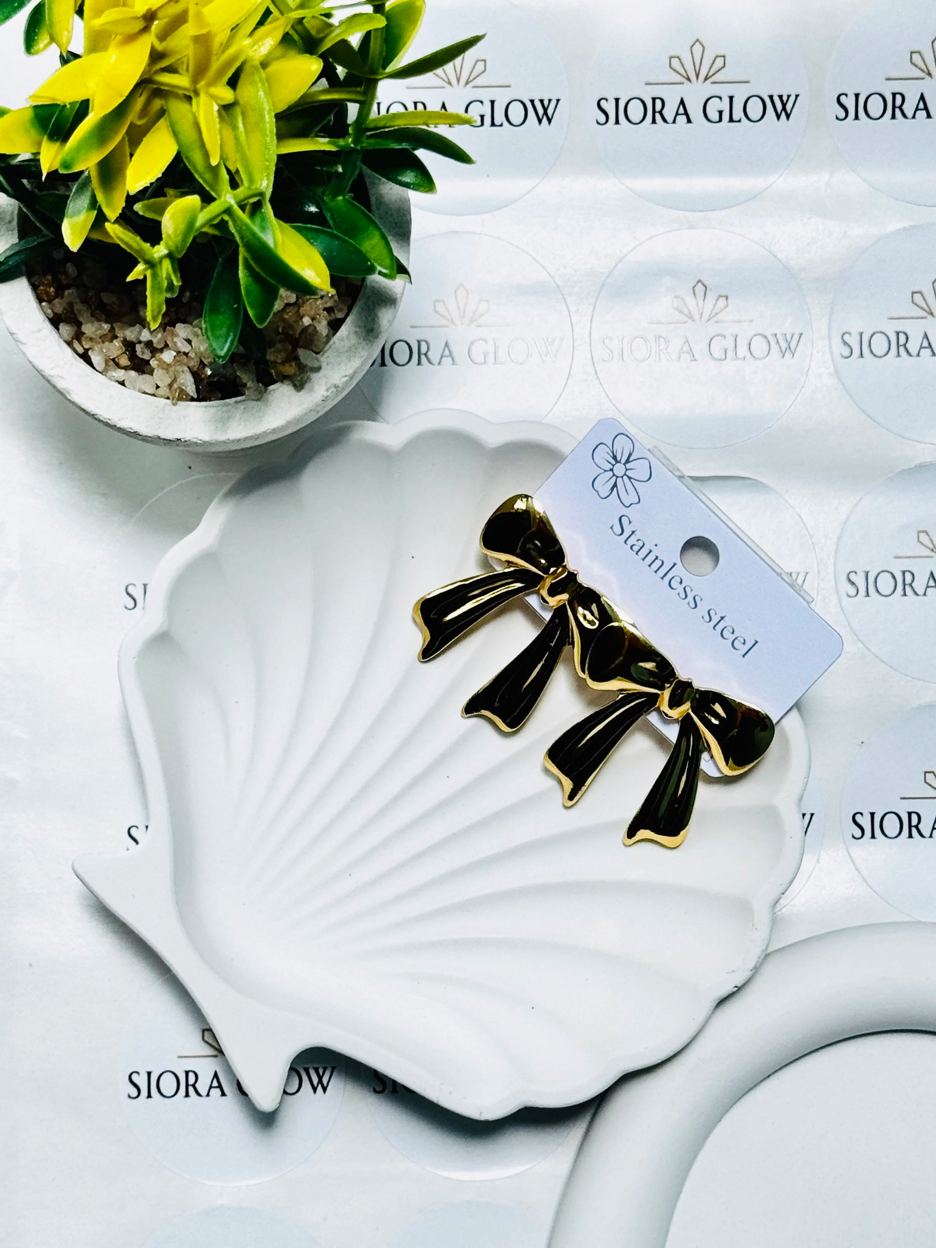 Noir Bow Earrings