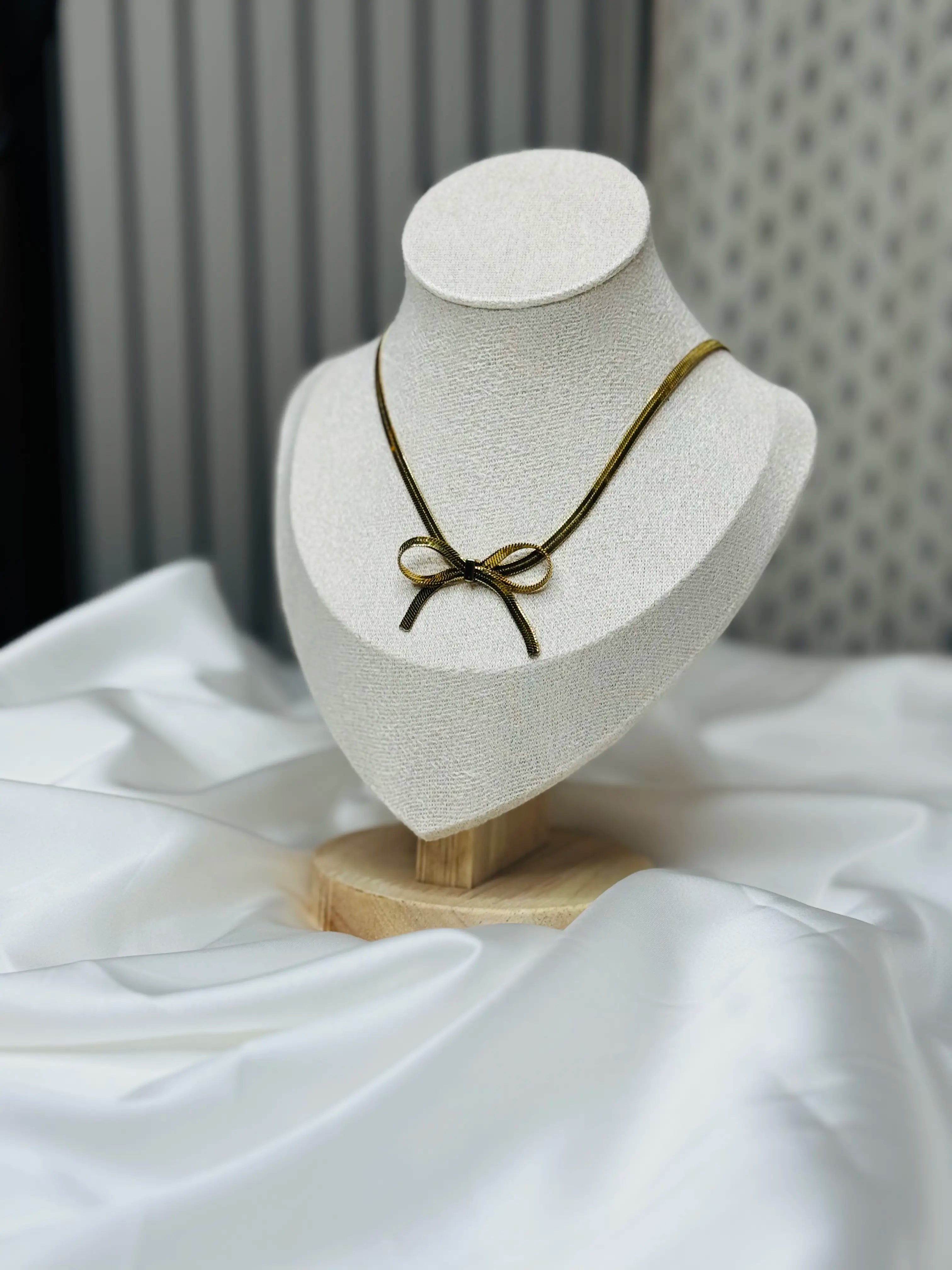 Statement Bow Chain Necklace