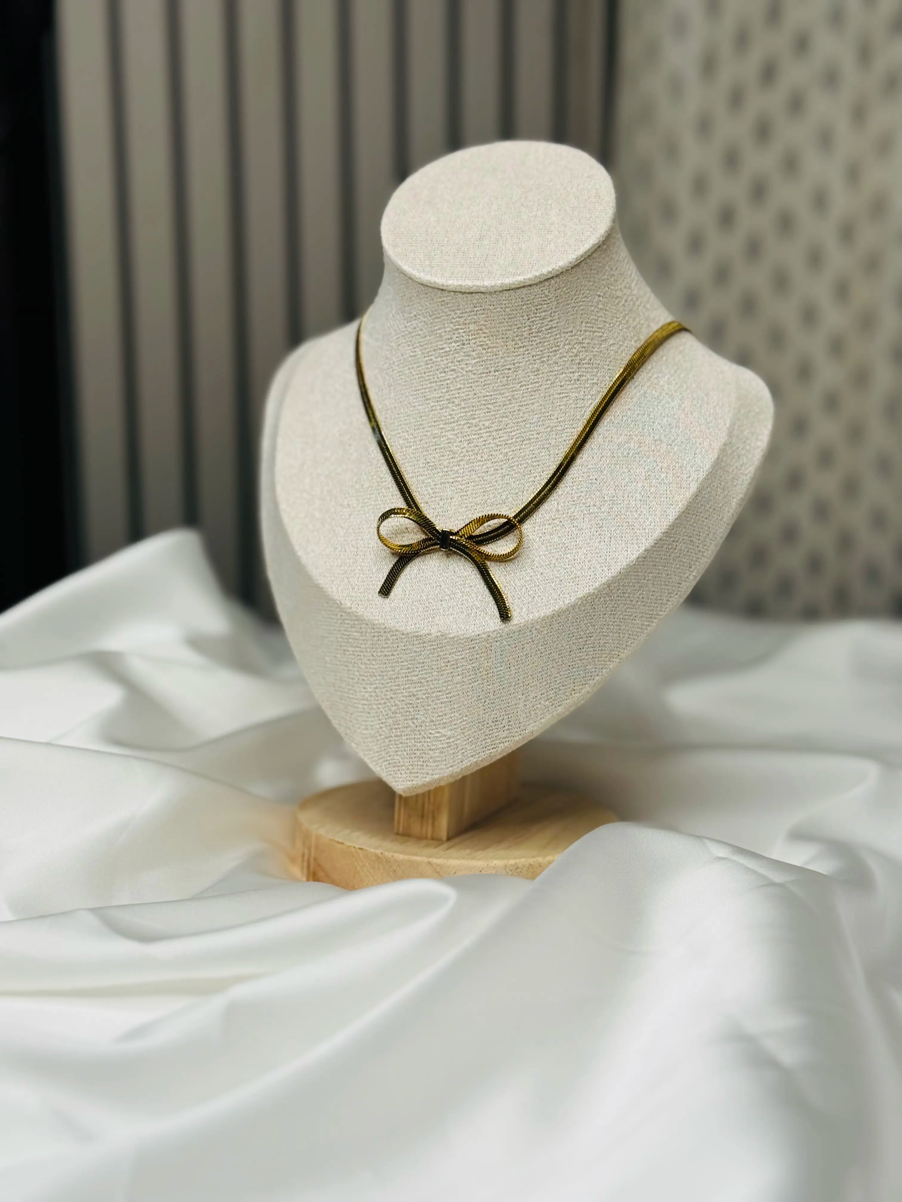 Statement Bow Chain Necklace